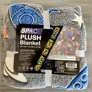 Kids throw blanket outer space glow in the dark blanket astronaut blanket gift